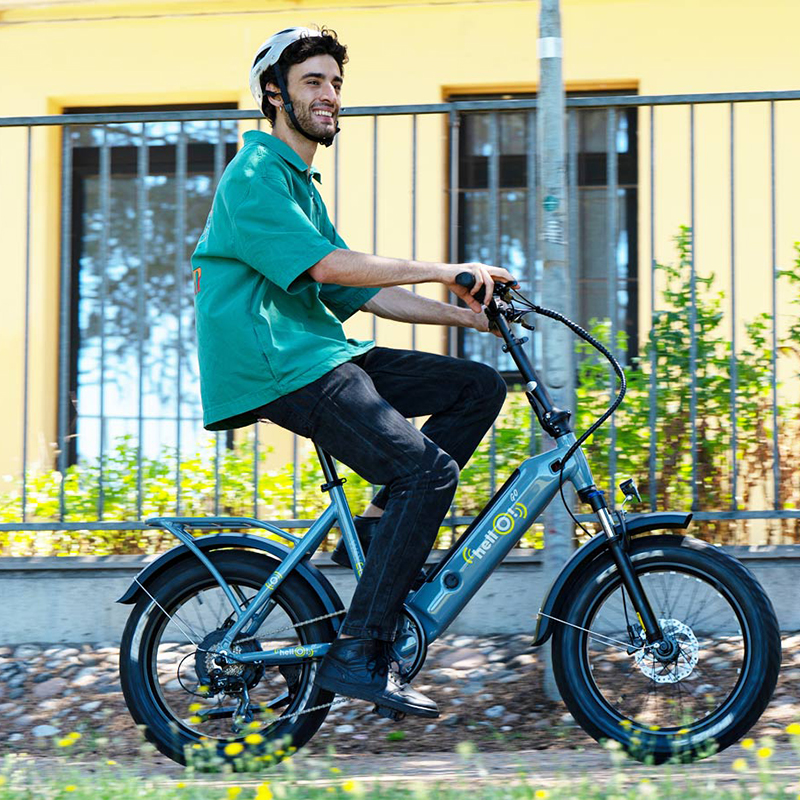 Hello! Go e-bike pieghevole parti all'avventura